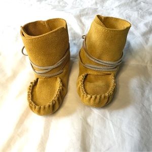 NWOT - Toddler Kids Laurentian Chief High-Top Wrap Suede Leather Moccasins, Sz 9